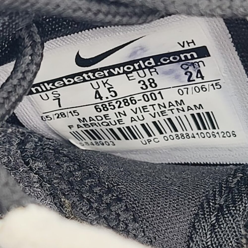 Nike Women's Gray‎ Roshe One Winter 685286-001 Tribal Wool Casual Sneaker Size 7 - Picture 6 of 7